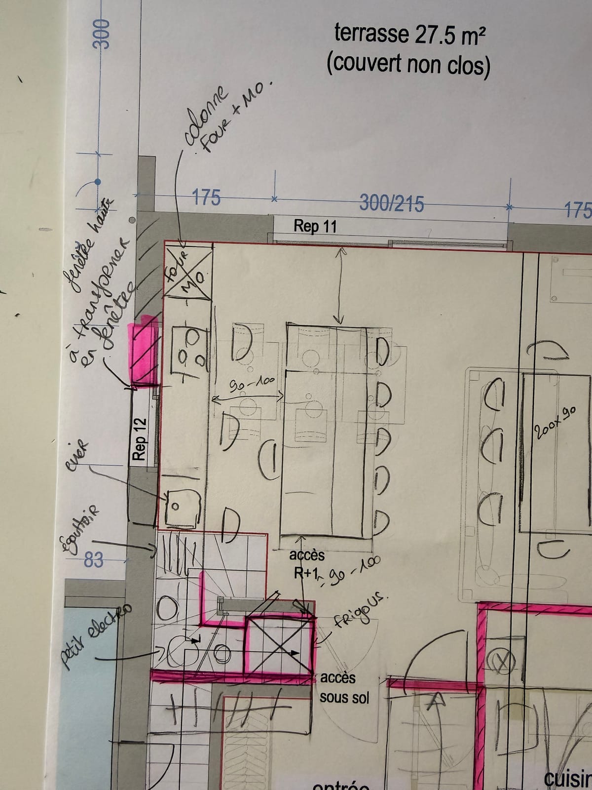 Maison neuve à Poigny - détail du plan annoté : cuisine ouverte avec îlot central